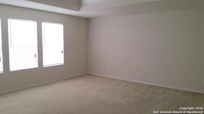 Building Photo - 3 Bedroom/2.5 Bath Bluffs of Lookout Canyon Subdivision