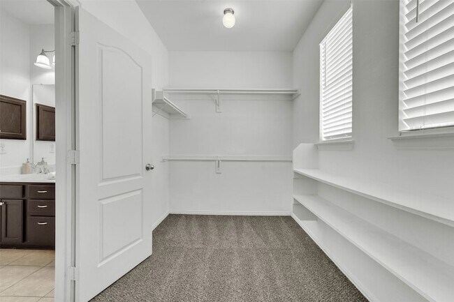 Building Photo - 10108 Cherry Hill Ln