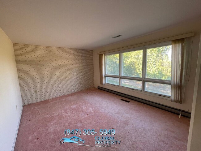 Building Photo - 3 Bedroom Home For Rent