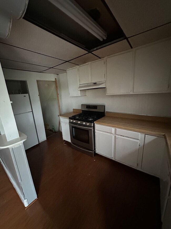 Building Photo - 3 Bed 1 Bath Townhome in Elmwood