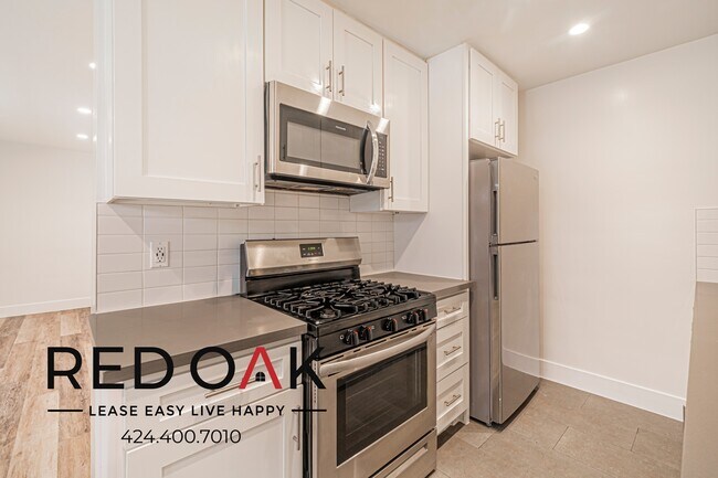 Building Photo - 1841 S Manhattan Pl