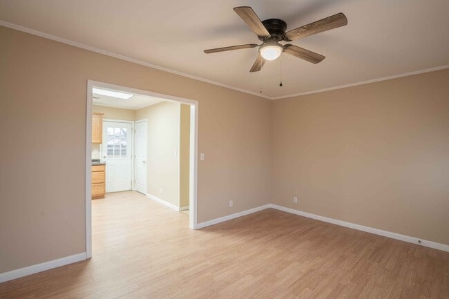 Building Photo - Great Location 2 Bed 1 Bath Home for Rent