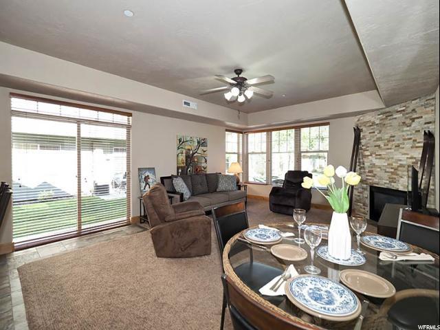 Building Photo - 6010 N Fox Pointe Cir