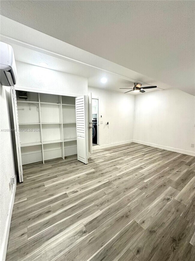 Building Photo - 15981 SW 54th Terrace