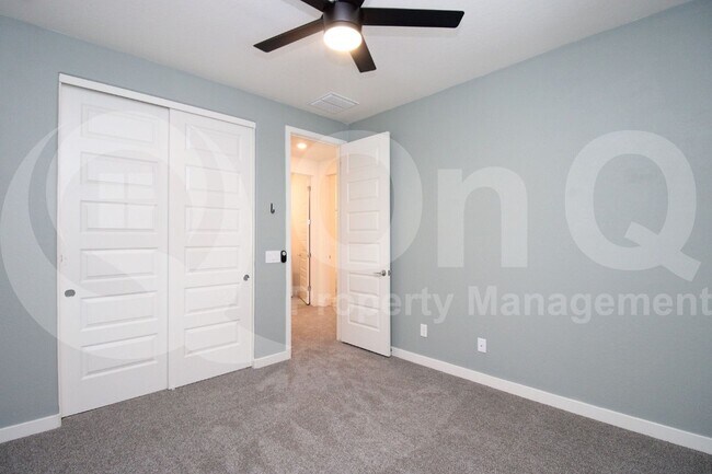 Building Photo - 683 N Bay Dr