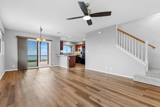 Building Photo - 4 bedroom, 2.5 bath with sweeping coastline views!
