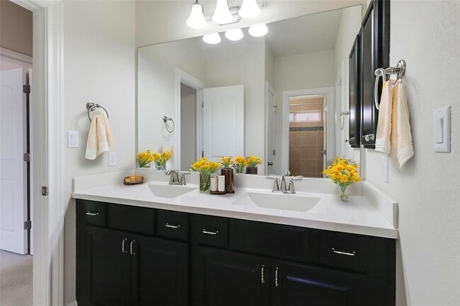 Building Photo - 3009 Silvergrass Cv