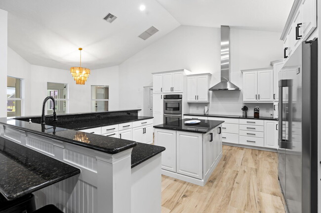 Building Photo - 8135 White Fences Ln