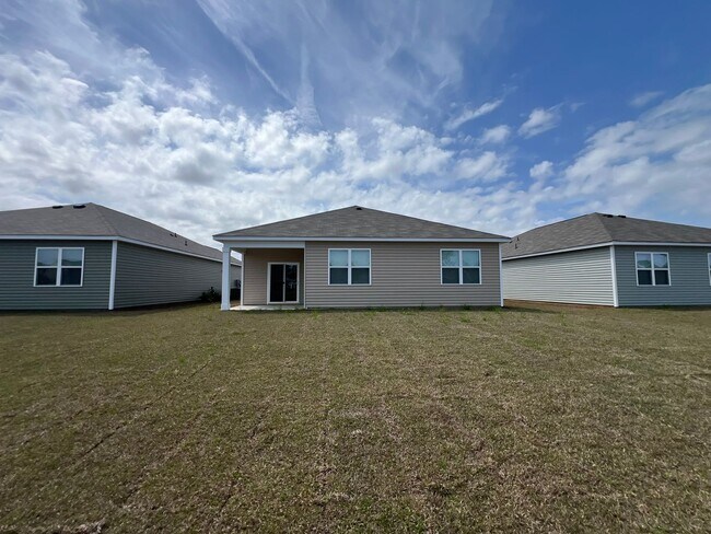 Building Photo - *COMING SOON* Longs - 4 Bedroom / 2 Bathro...