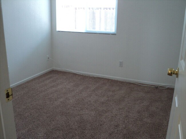 Building Photo - 1811 Stillspring Ct