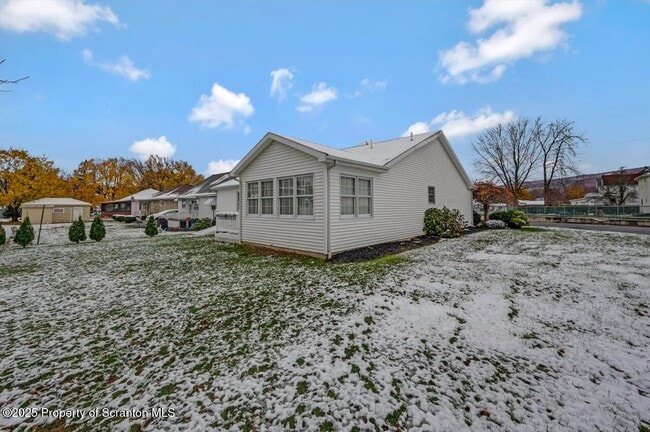 Building Photo - 11 Gilroy St