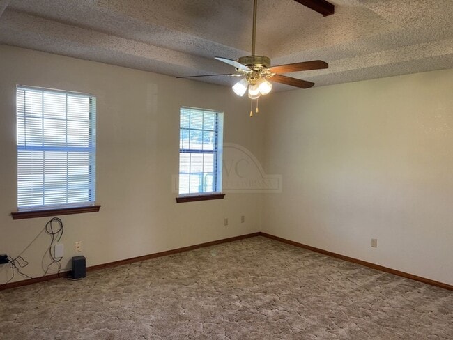 Building Photo - 2013 Windward Dr