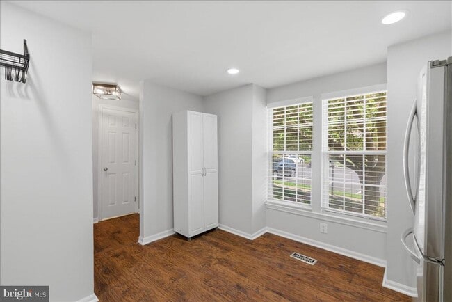 Building Photo - 1490 Autumn Ridge Cir