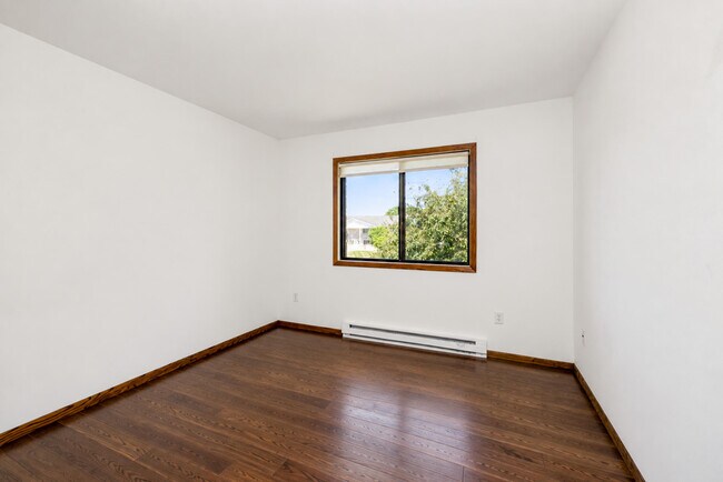 Building Photo - 10345 Whitnall Edge Dr