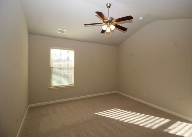 Building Photo - Brookside Crossing!