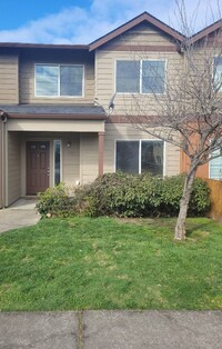 Building Photo - Cute 3 bedroom 2.5 bath townhouse convenie...