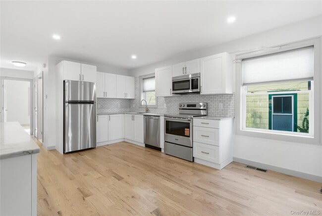 Building Photo - 336 2nd St