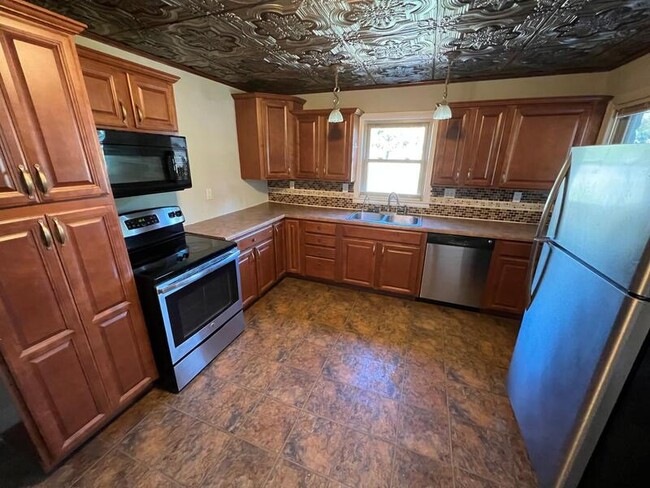 Building Photo - 3846 Blue Ridge Blvd