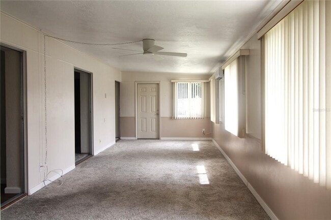Building Photo - 4135 Deerfield Dr