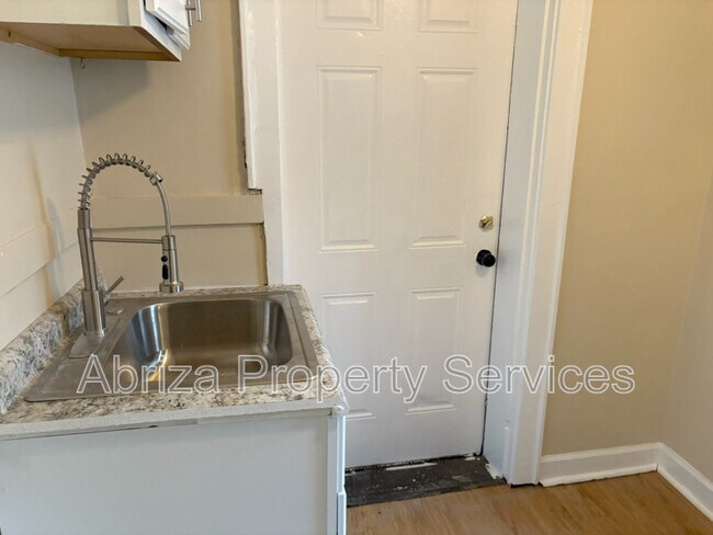 Building Photo - 4215 Neosho St