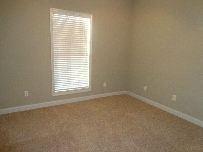 Building Photo - Valley Chase Subdivision!