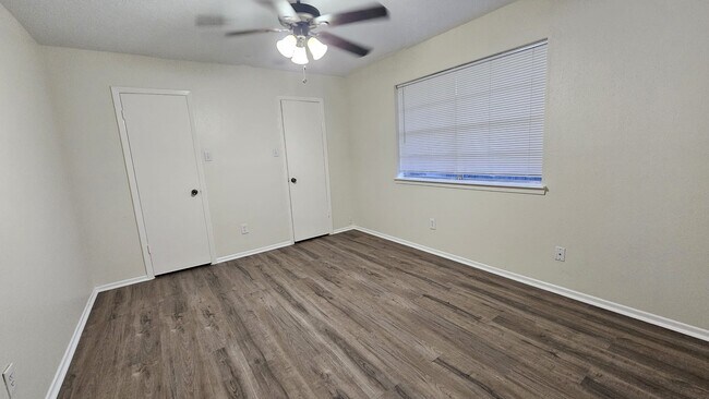 Building Photo - 10303 Old Towne Ln