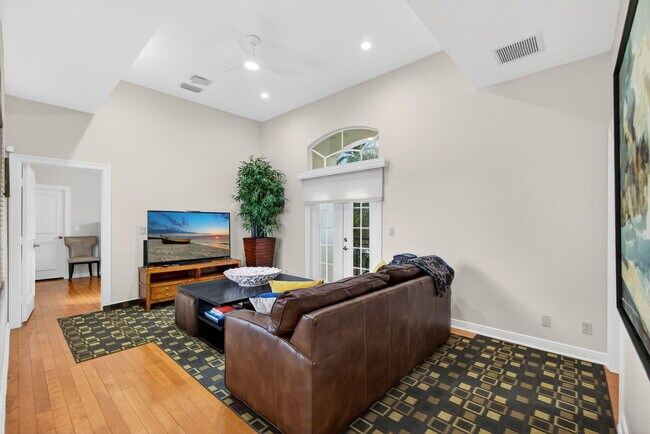 Building Photo - 8381 Egret Lakes Ln