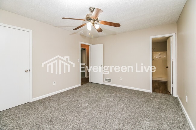 Building Photo - 104 Longstreet Cir