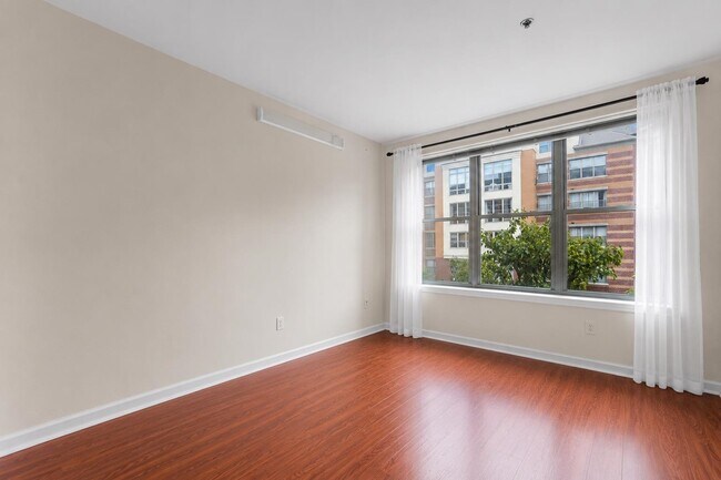 Building Photo - 24 Ave at Port Imperial