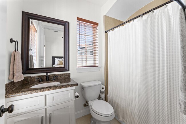 Building Photo - 1139 W 21st St