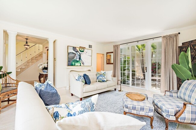 Building Photo - 155 Peruvian Ave