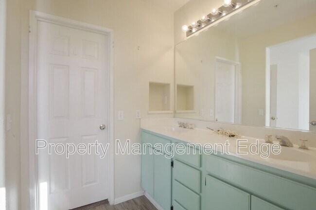 Building Photo - 39719 Princeton Way