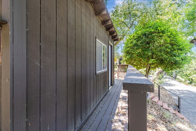 Building Photo - 24 El Rey Rd