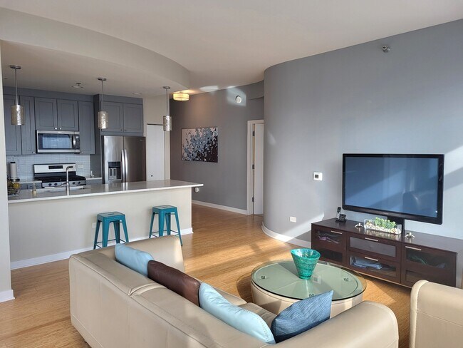 Building Photo - 303 W Ohio St