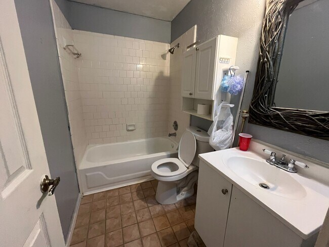 Building Photo - 2318 Pheasant Creek Dr