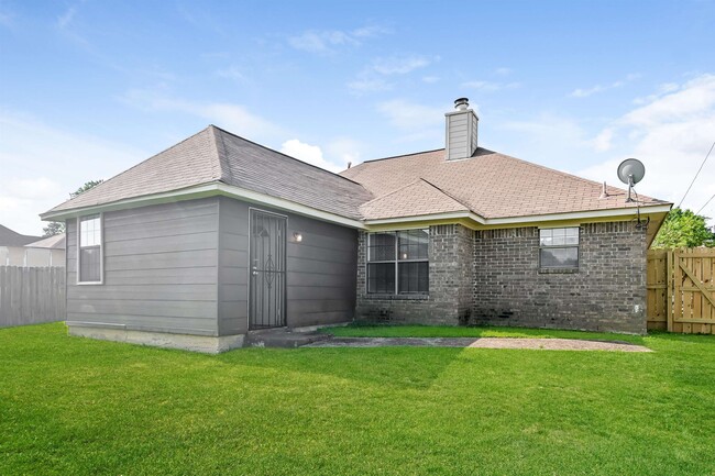 Building Photo - 6596 E Crystal Oak Cove