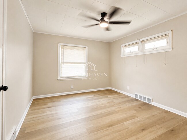 Building Photo - 129 Idlewild St