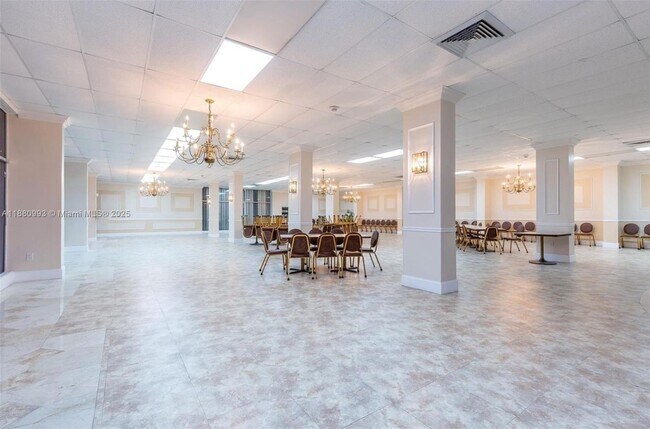 Building Photo - 7135 Collins Ave