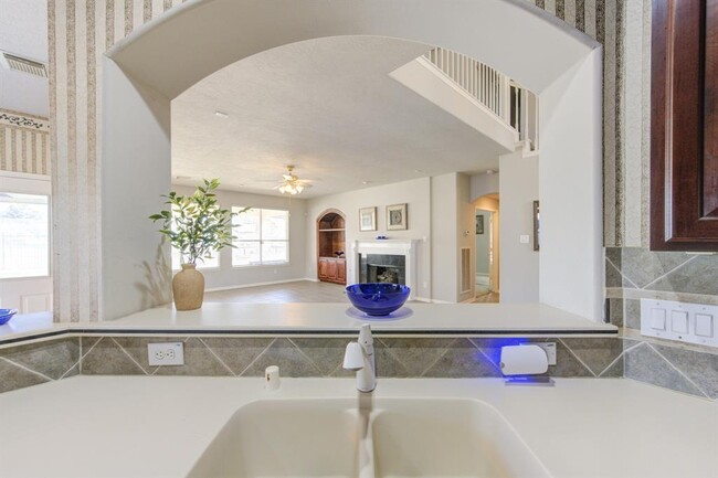 Building Photo - 19230 Canyon Bay Dr