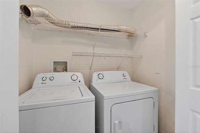 Building Photo - 18001 Richmond Pl Dr