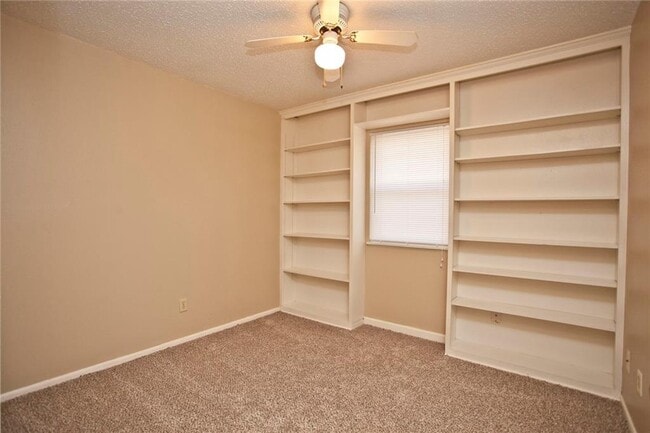 Building Photo - 311 Willow Ave