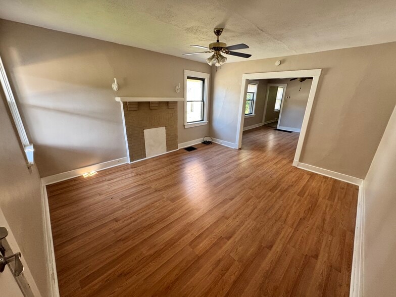 Building Photo - 2844 Louisiana Ave