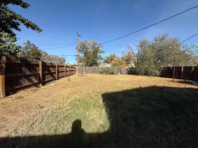 Building Photo - 1318 25th St