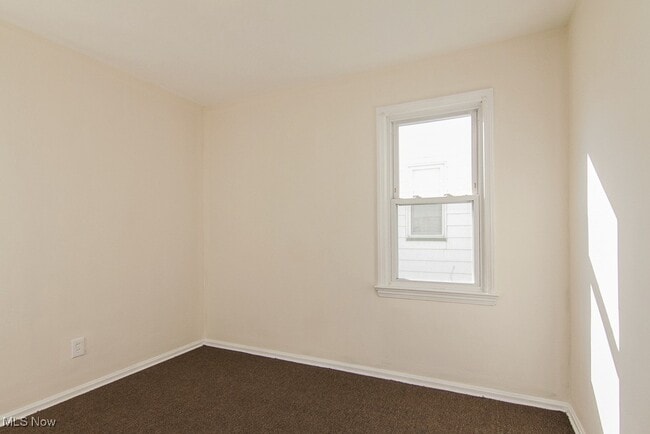 Building Photo - 15312 Benhoff Dr