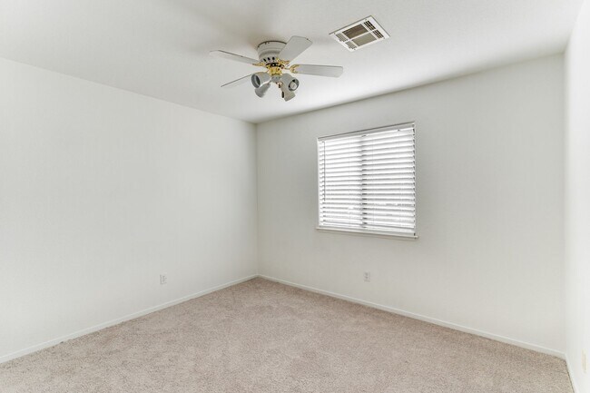 Building Photo - Stylish Remodeled 2-Bedroom Condo with Balcony * Move In Special  *