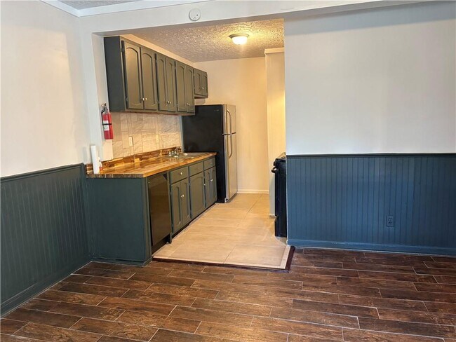 Building Photo - 1521 Mims St SW