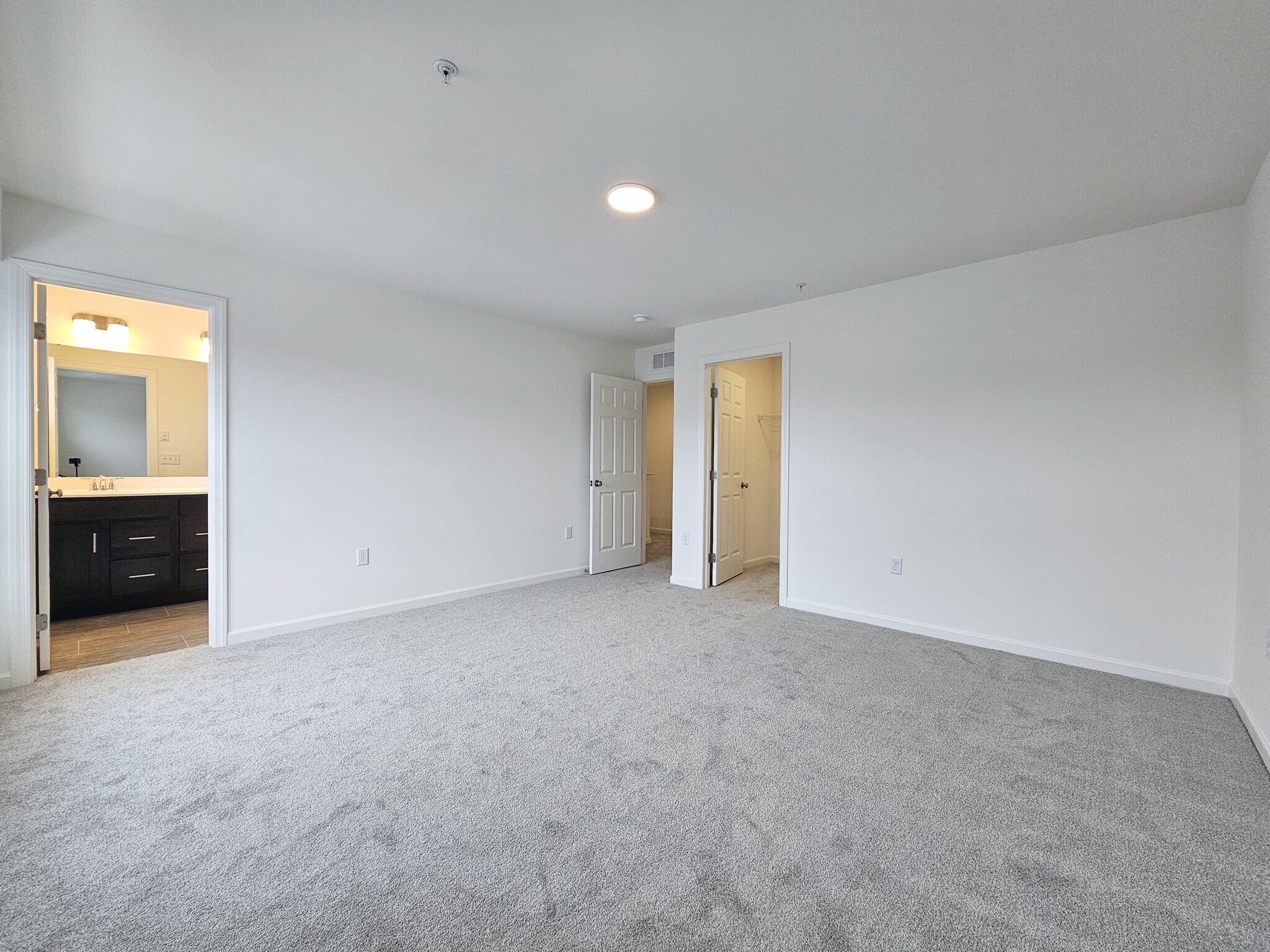 Building Photo - 2457 Spring Water Cir