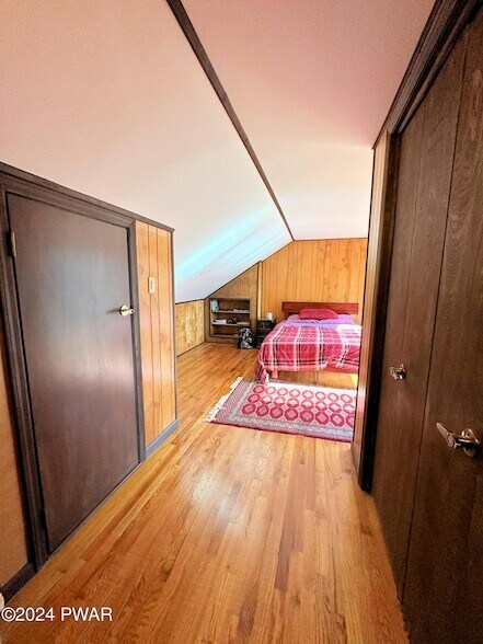 Building Photo - 402 Canoe Brook Dr