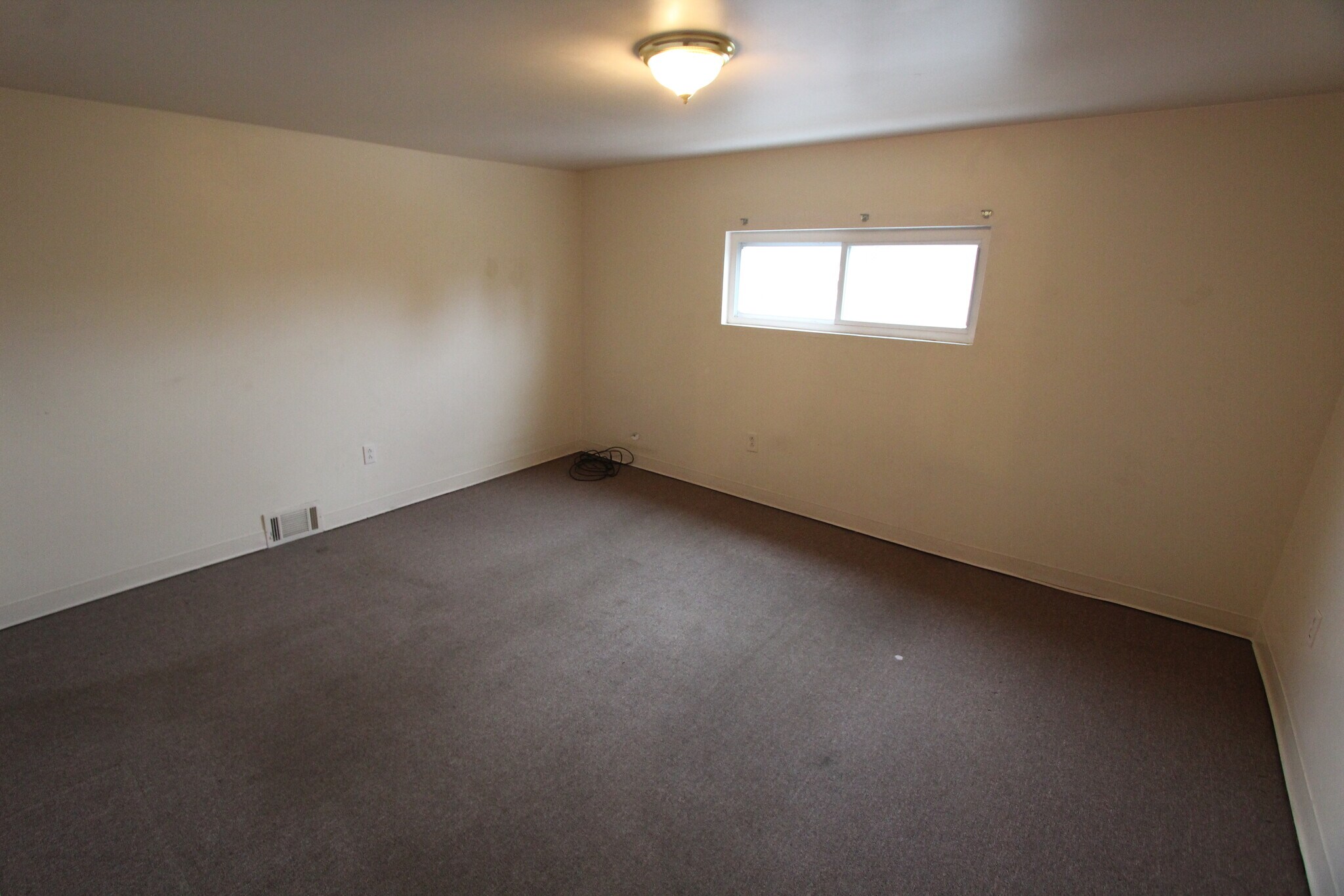 Building Photo - 624 Carothers Ave