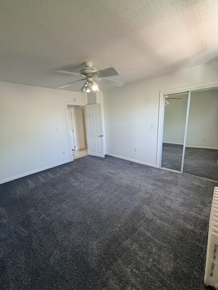 Building Photo - 103 Grove St